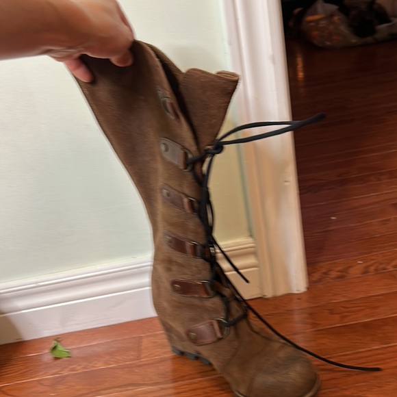 Sorel Leather Lace-up Platform Boots - Picture 8 of 17